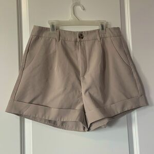 STREETWEAR SOCIETY SIZE L Beige High-waisted Pleated Shorts